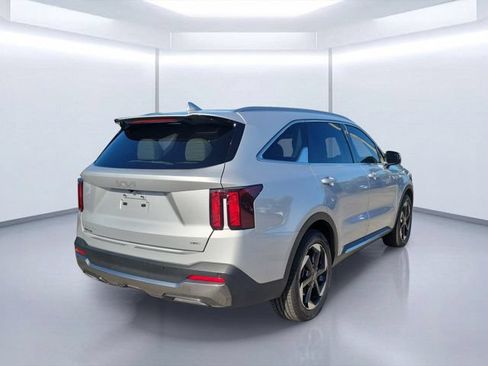 Used 2025 Kia Sorento EX FWD image 4
