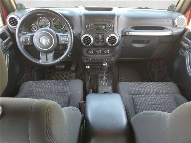 Used 2012 Jeep Wrangler Unlimited Rubicon w/ Connectivity Group AWD/4WD image 13