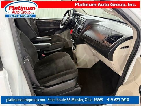Used 2017 Dodge Grand Caravan SE FWD image 35