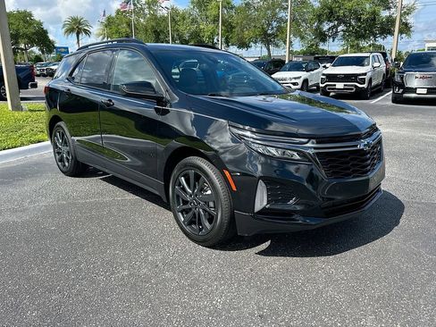 Used 2023 Chevrolet Equinox RS FWD image 3