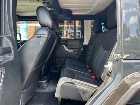 Used 2018 Jeep Wrangler Unlimited Sahara AWD/4WD image 57