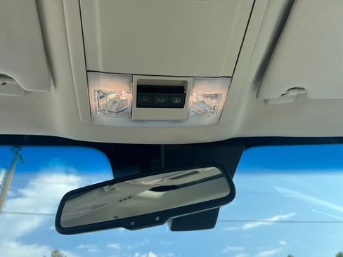 Used 2009 Lincoln MKS FWD image 21
