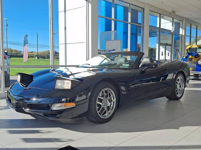 Used 2001 Chevrolet Corvette Convertible w/ Preferred Equipment Group2 RWD image 3