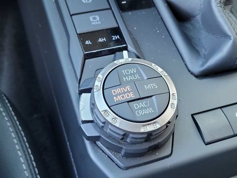 Used 2025 Toyota 4Runner TRD Off-Road Premium AWD/4WD image 20