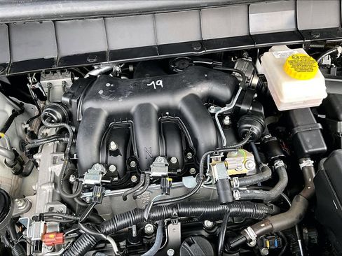 Certified 2024 Nissan Pathfinder SV image 31