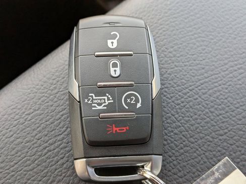 New 2026 RAM 1500 4x4 Crew Cab image 33