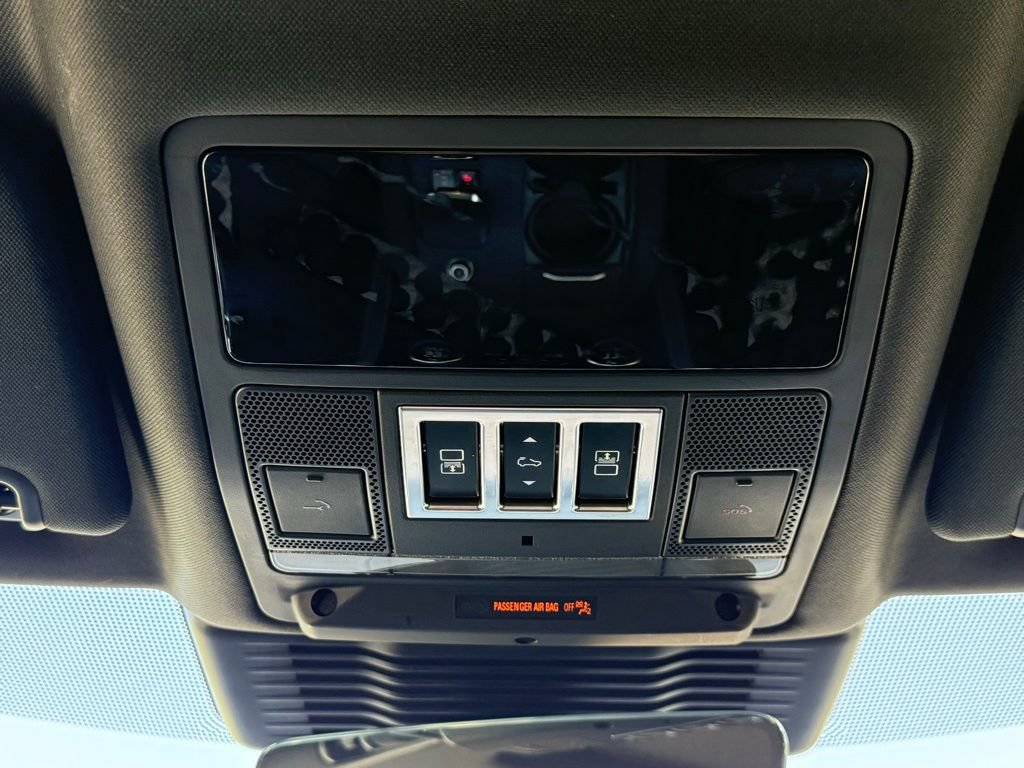 Certified 2025 Land Rover Discovery Dynamic SE AWD/4WD image 28