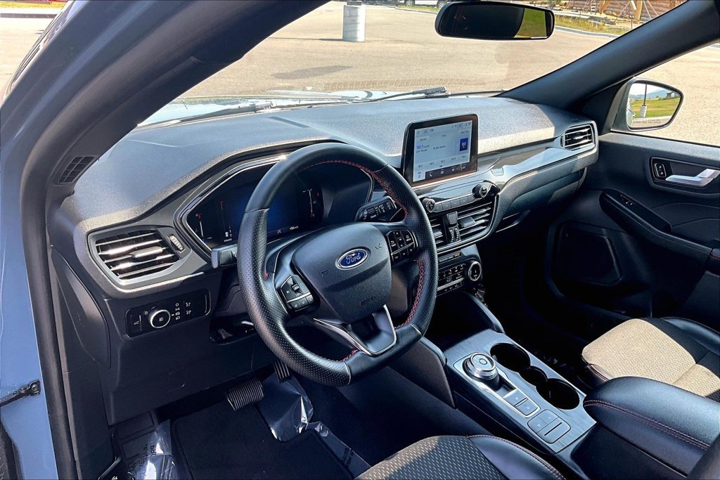Used 2025 Ford Escape ST-Line Select AWD/4WD image 14
