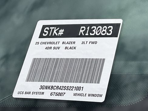 Used 2025 Chevrolet Blazer LT FWD image 30