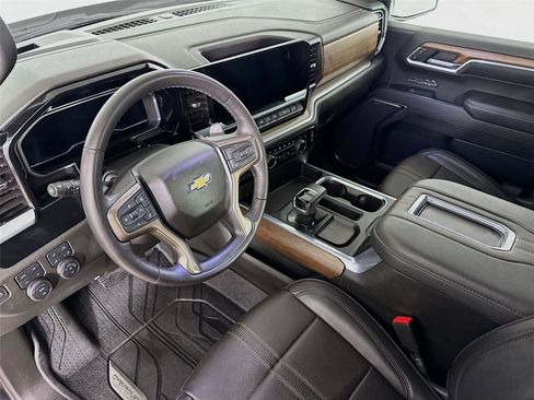 Used 2022 Chevrolet Silverado 1500 High Country w/ High Country Premium Package image 11