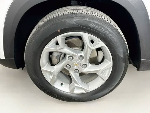 Used 2024 Chevrolet Trax LS w/ LS Convenience Package FWD image 7