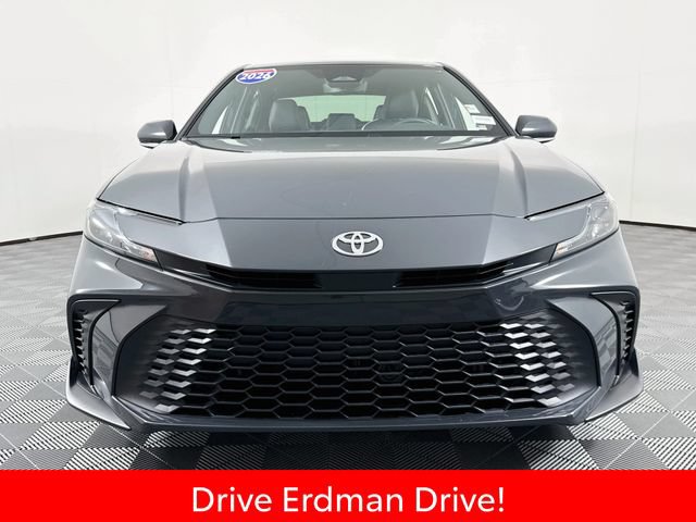 Used 2026 Toyota Camry SE FWD image 2