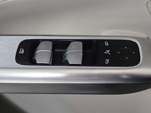 Used 2023 Mercedes-Benz GLC 300 4MATIC image 24
