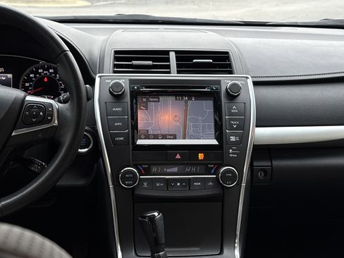 Used 2015 Toyota Camry XSE image 30