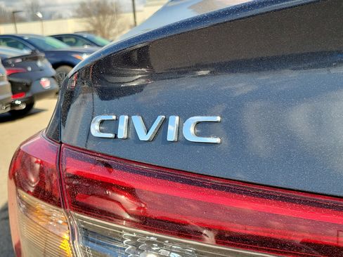 Used 2023 Honda Civic Touring image 7