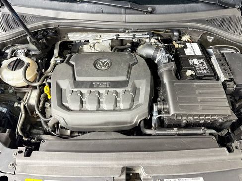 Used 2018 Volkswagen Tiguan SE AWD/4WD image 35