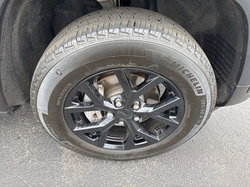 Used 2024 Jeep Grand Cherokee Altitude AWD/4WD image 26