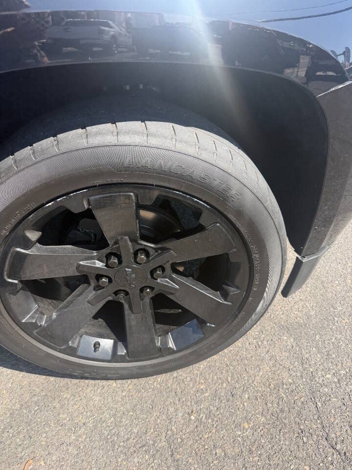 Used 2020 Chevrolet Suburban Premier RWD image 16