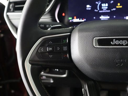 Used 2023 Jeep Grand Cherokee L Laredo image 42