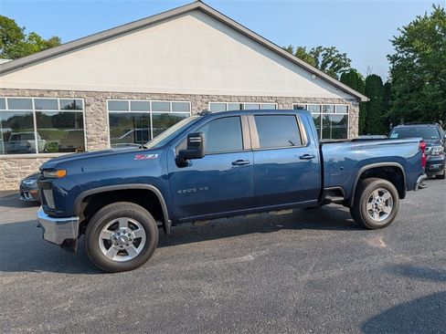 Used 2023 Chevrolet Silverado 2500 LT AWD/4WD image 3