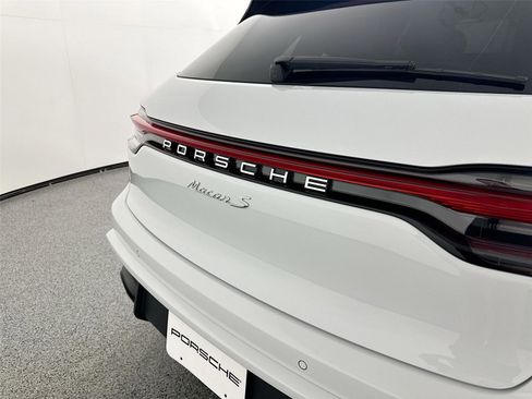 Certified 2026 Porsche Macan S AWD/4WD image 17