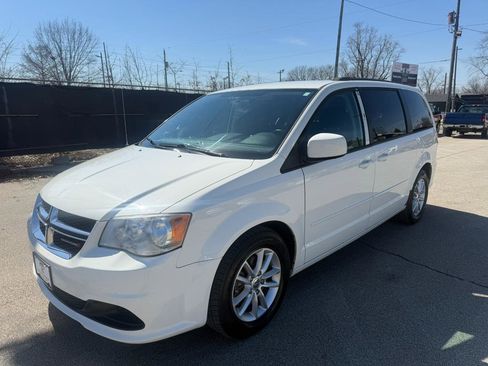 Used 2013 Dodge Grand Caravan SXT w/ Rear Park Assist Pkg image 5