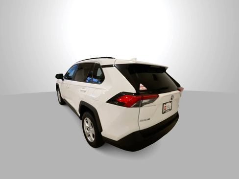 Certified 2021 Toyota RAV4 XLE w/ Convenience Package image 6