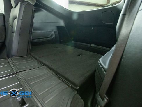 Used 2023 Tesla Model Y Long Range AWD/4WD image 29
