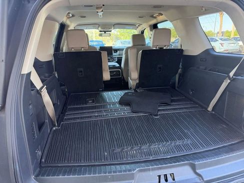 Used 2023 Ford Expedition XLT AWD/4WD image 6