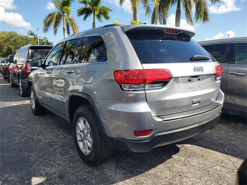 Used 2018 Jeep Grand Cherokee Laredo image 4