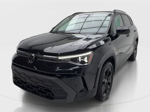 Used 2025 Volkswagen Taos SE FWD image 4
