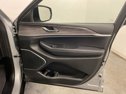 Used 2021 Jeep Grand Cherokee L Limited image 28