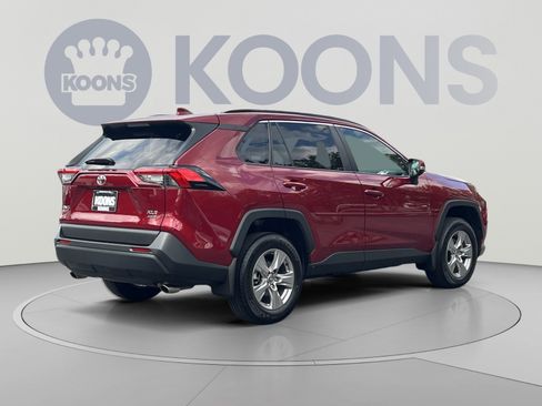Used 2025 Toyota RAV4 XLE AWD/4WD image 8