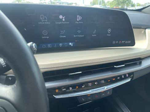 Certified 2024 Cadillac XT4 Luxury w/ Cold Weather Package FWD image 19