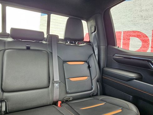 Used 2024 GMC Sierra 1500 AT4 w/ Technology Package AWD/4WD image 26