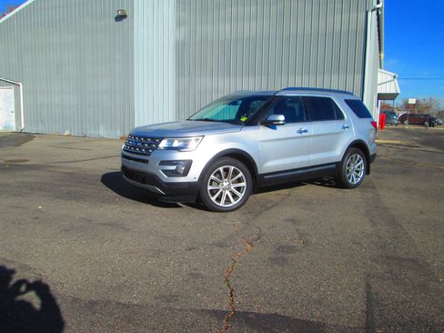 Used 2016 Ford Explorer Limited w/ Equipment Group 301A image 4
