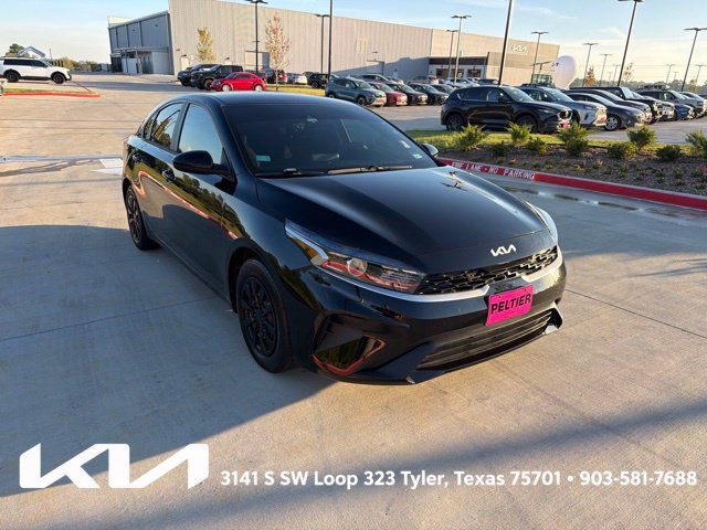Used 2023 Kia Forte LX FWD image 1