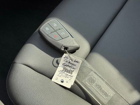 New 2026 GMC Canyon Elevation w/ Convenience Package image 33