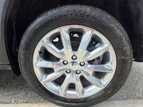Used 2017 Jeep Cherokee Limited FWD image 10