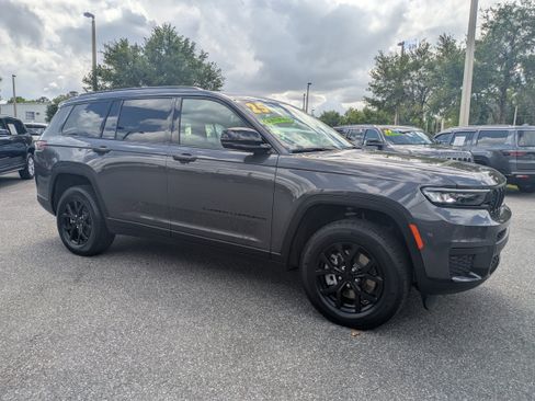 Used 2025 Jeep Grand Cherokee L Altitude AWD/4WD image 15