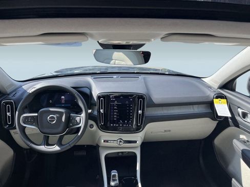 Certified 2026 Volvo XC40 B5 Plus w/ Protection Package Premier image 15