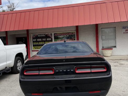 Used 2016 Dodge Challenger SXT Plus image 4