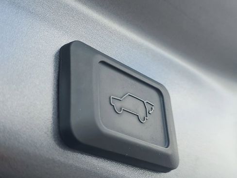 Certified 2023 Toyota RAV4 XLE Premium image 9