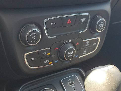 Used 2018 Jeep Compass Trailhawk w/ Leather Interior Group AWD/4WD image 33