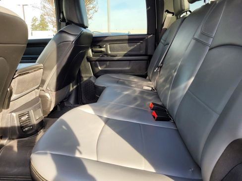 Used 2022 RAM 2500 Tradesman w/ Chrome Appearance Group image 15