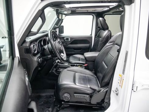 Used 2019 Jeep Wrangler Unlimited Sahara AWD/4WD image 23