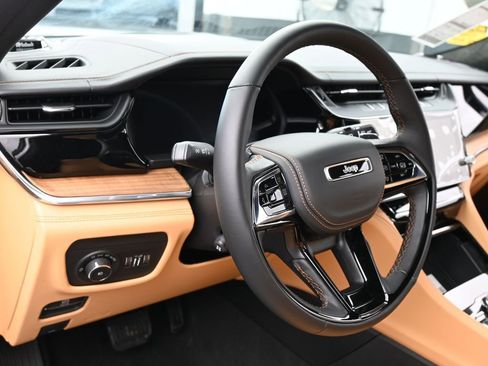 New 2026 Jeep Grand Cherokee L Summit AWD/4WD image 15