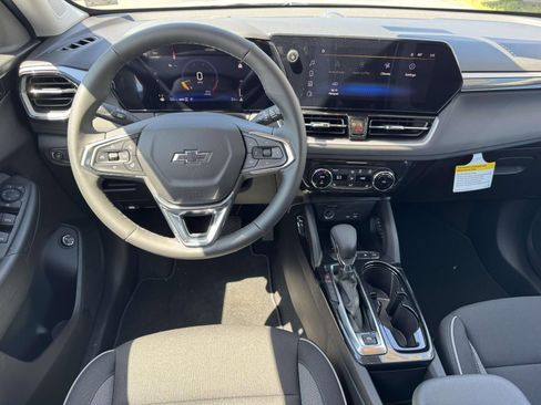New 2026 Chevrolet TrailBlazer LT w/ Convenience Package AWD/4WD image 8