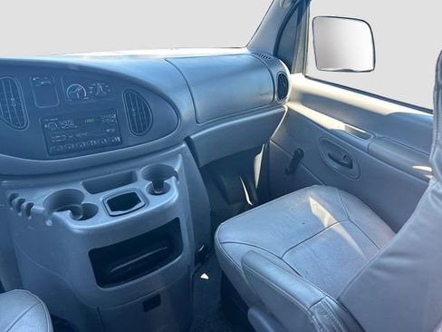 Used 2001 Ford E-350 and Econoline 350 Super Duty RWD image 21