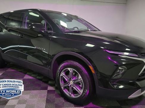 Used 2025 Chevrolet Blazer LT FWD image 8